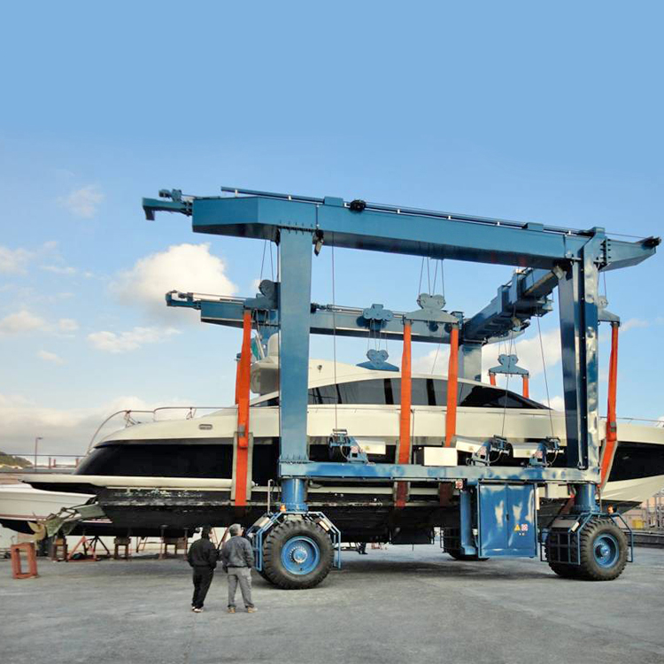 Travel Lift Crane